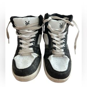 NYZY Size 7 sneakers